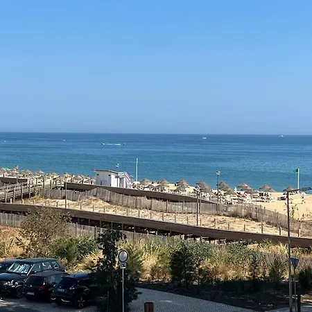 Espaco Completamente Novo. A Um Passo Do Mar. Quarteira